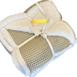 Ardour Waffle Weave Berber Reversible Throw Blanket 50x60” Tan Cream NWT Gift